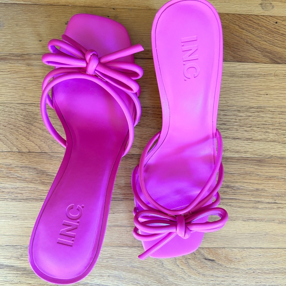 Barbie like Fuschia kitten heels